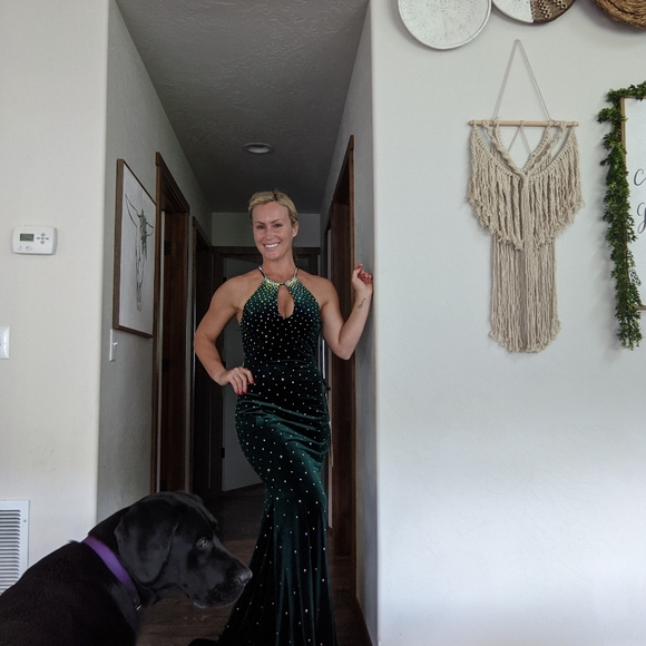 Hunter green jovani velvet gown - Picture 2 of 3
